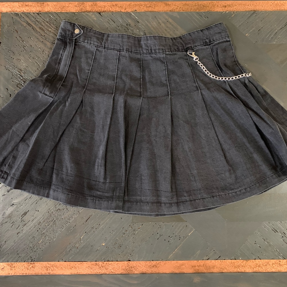 Black gray denim skirt with removable chain